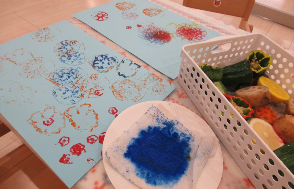 野菜スタンプをしました シマウマ保育園 県庁前